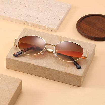 Trendy Oval shape Metal Premium sunglasses 🕶 A024