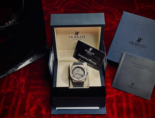 Hublot round dial with silicone straps